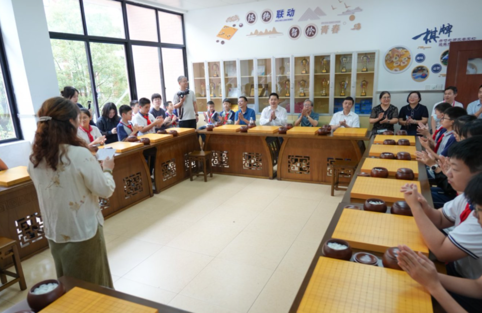 刘菁, 着落子, KlY