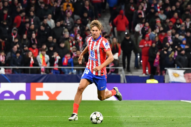 过阿尔瓦雷, 而至